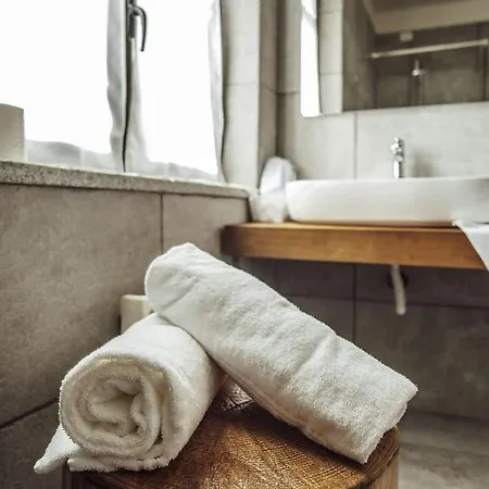 Chalet Lago Bed & Breakfast 3*