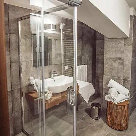 Chalet Lago Bed & Breakfast 3*