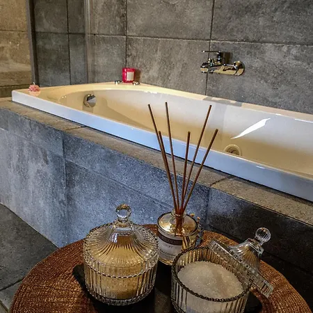 Chalet Lago Bed & Breakfast